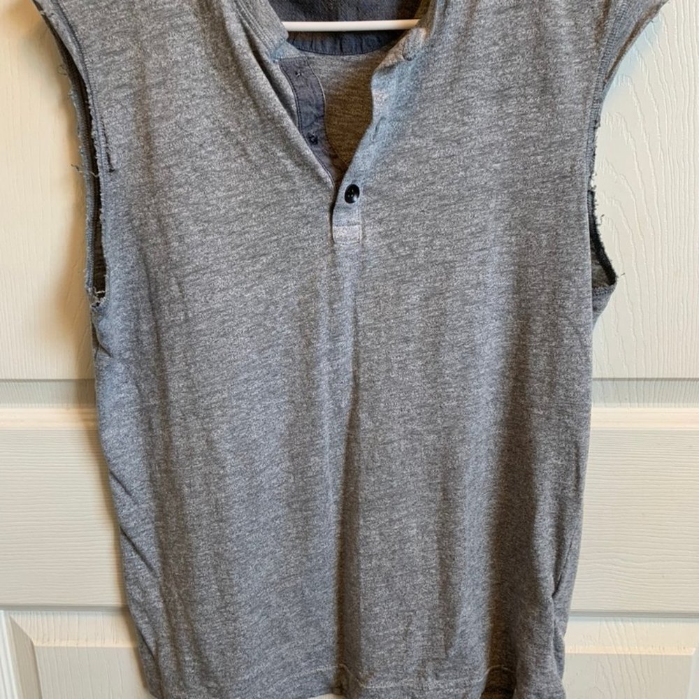 Banana Republic Gray Muscle Shirt Size Small